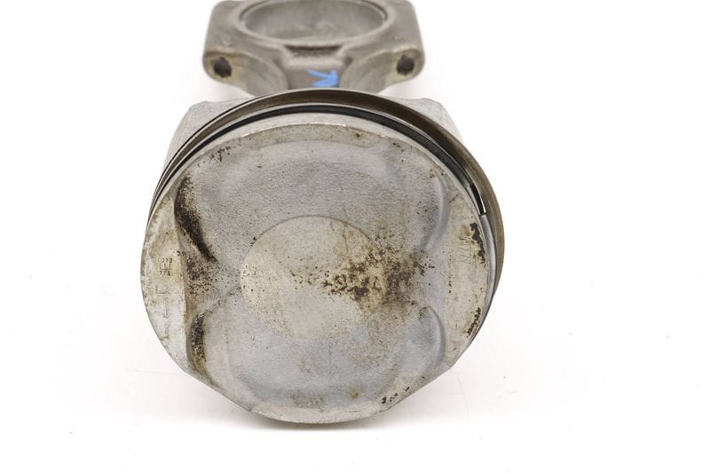 Piston / Connecting Rod 94810303134 — Used (SKU 337526)