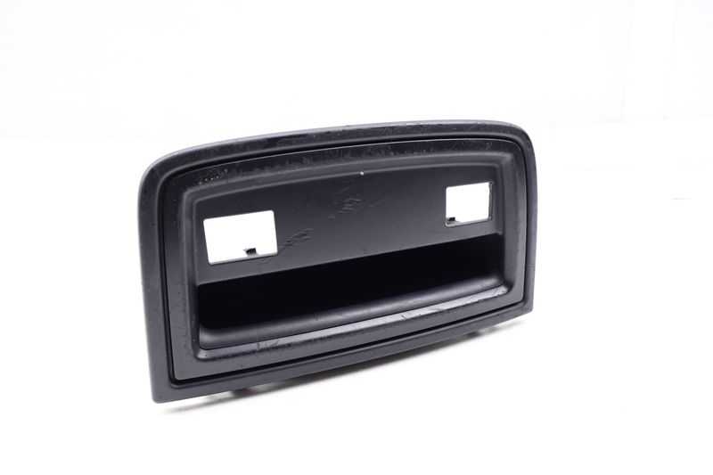 Center Console Tray / Trim 7L5864147 — Used (SKU 714716)