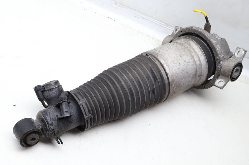 Air Shock / Strut Assembly 7L5512022G — Used (SKU 640160)
