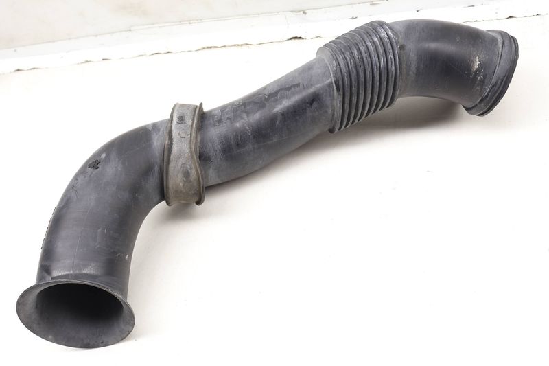 Air Intake Duct / Hose / Tube 7L5129752 — Used (SKU 617951)