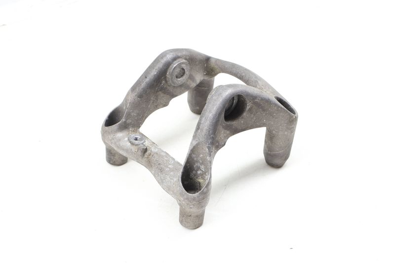 Engine Mount Bracket 94811520353 — Used (SKU 640089)