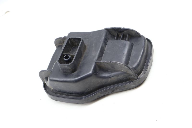 Headlight Bulb Cover / Cap 7L5941132B — Used (SKU 640072)