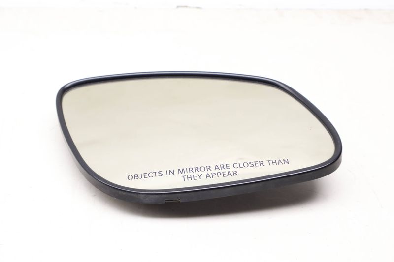 Side View Mirror Glass 7L5857522D — Used (SKU 639959)