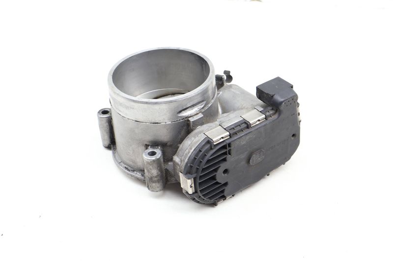 Throttle Body 94860511503 — Used (SKU 640131)