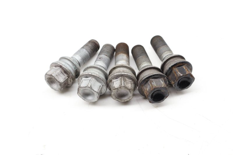 Wheel Lug Nut / Bolt Set WHT001693 — Used (SKU 714561)