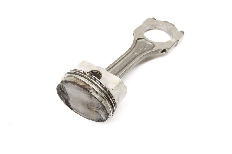 Piston w/ Connecting Rod — Used (SKU 328806)
