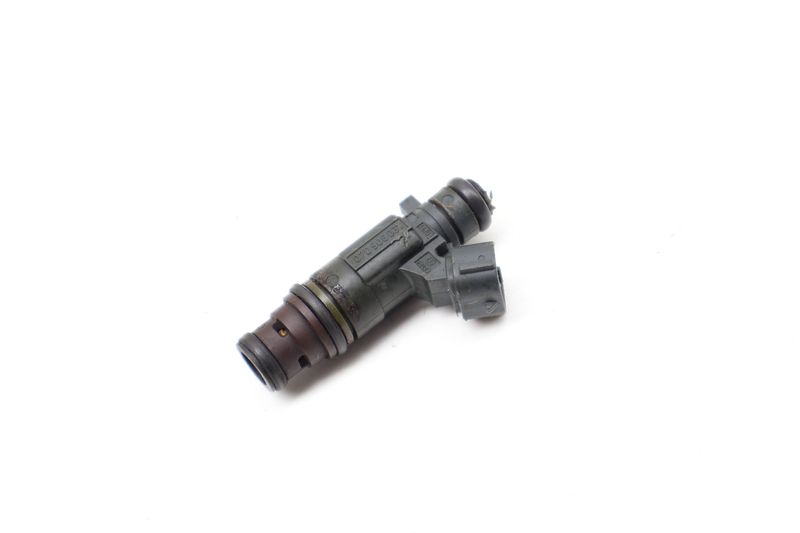 Fuel Injector 07D906031 — Used (SKU 735153)