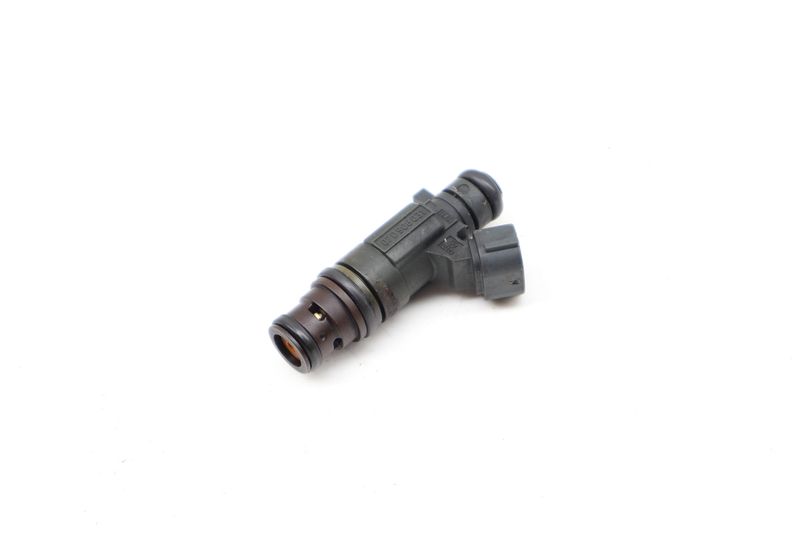 Fuel Injector 07D906031 — Used (SKU 735155)