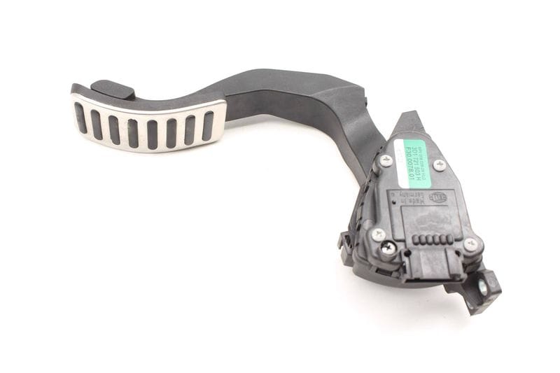 Gas Pedal / Accelerator Module 3D1721503H — Used (SKU 255385)