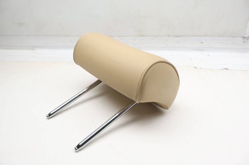 Outer Headrest / Head Rest (LEATHER) 3D5885921B — Used (SKU 734989)