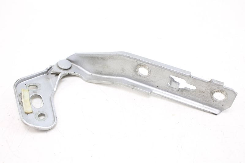 Hood Hinge 4F0823301 — Used (SKU 136225)
