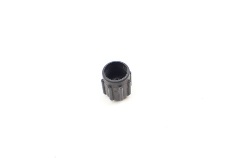 AC Hose / Line Cap (LOW SIDE) 8Z0260143A — Used (SKU 616892)