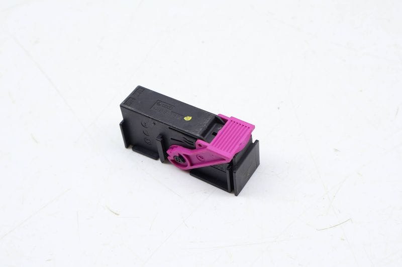 Can-Bus Wiring Connector Plug 4E0941817 — Used (SKU 681069)