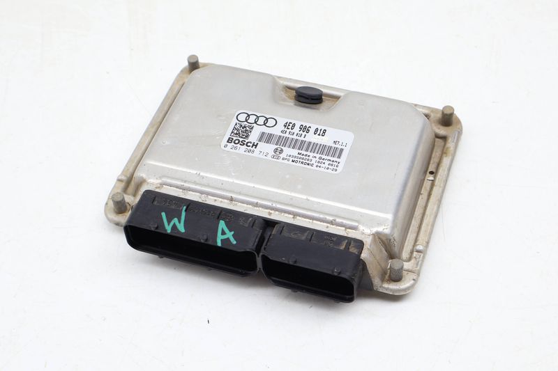 ECU / ECM / Engine Control Module 4E0910018B — Used (SKU 680946)