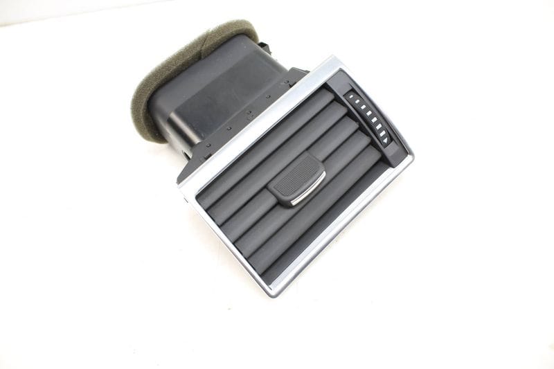 Dash Air Vent 4E0820901 — Used (SKU 134234)