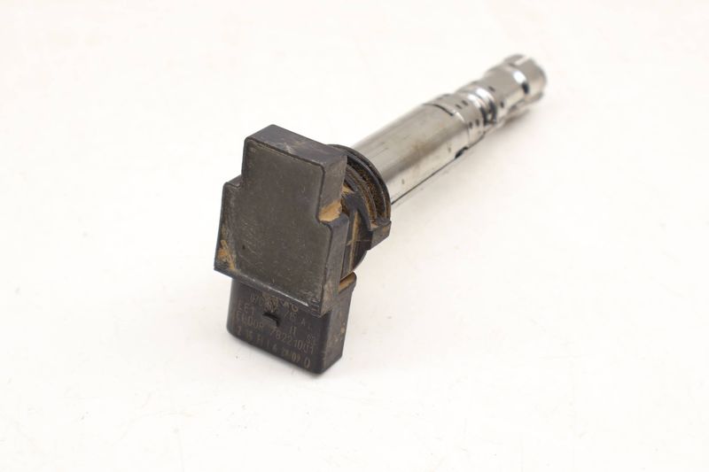 Ignition Coil Pack 07C905715A — Used (SKU 681097)