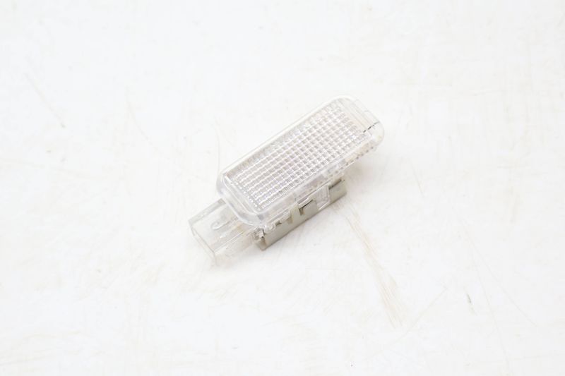 Interior Clear Light 8D0947415 — Used (SKU 681039)