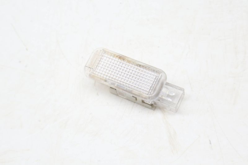 Interior Clear Light 8D0947415 — Used (SKU 681040)