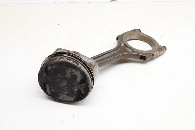 Piston w/ Connecting Rod — Used (SKU 681622)