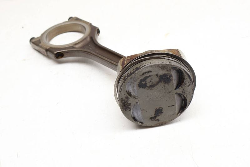 Piston w/ Connecting Rod — Used (SKU 681624)