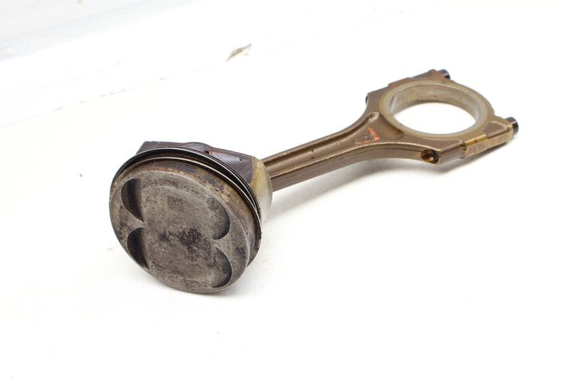 Piston w/ Connecting Rod — Used (SKU 681625)