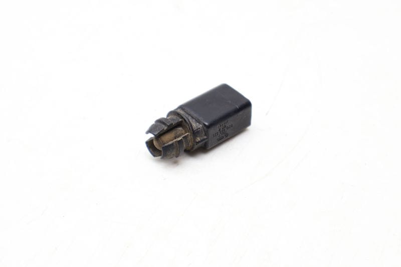 Outside Ambient Air Temperature Sensor 8Z0820535 — Used (SKU 681164)