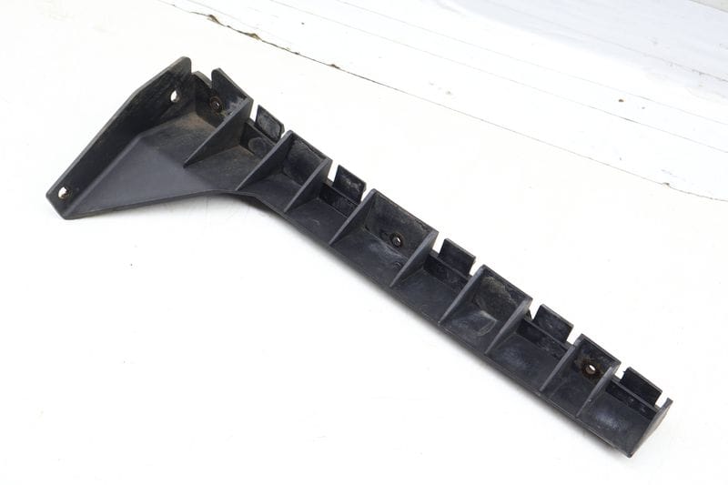 Bumper Mount / Guide Bracket 4E0807571A — Used (SKU 681536)