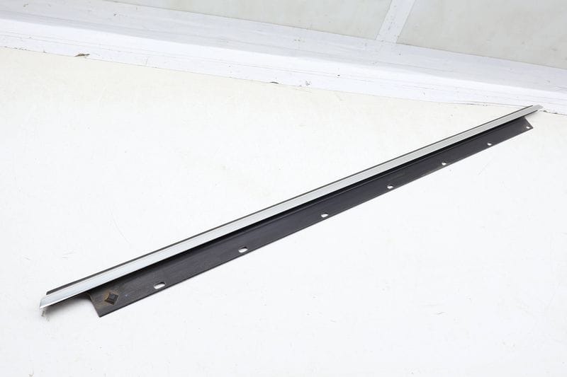 Exterior Door / Window Trim / Slot Seal 4E4853764E — Used (SKU 681320)