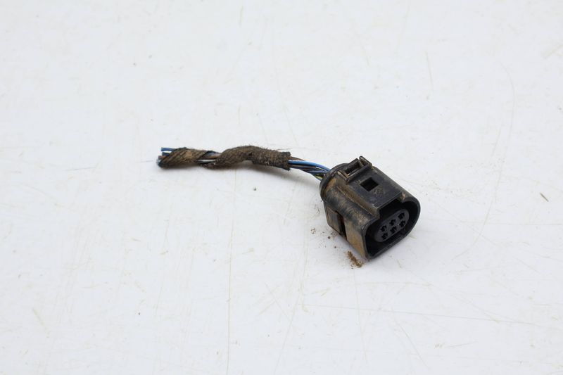 Tail Light Wiring Harness / Plug / Pigtail 1J0973713 — Used (SKU 681310)