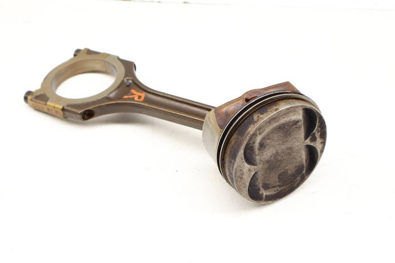 Piston w/ Connecting Rod — Used (SKU 681637)