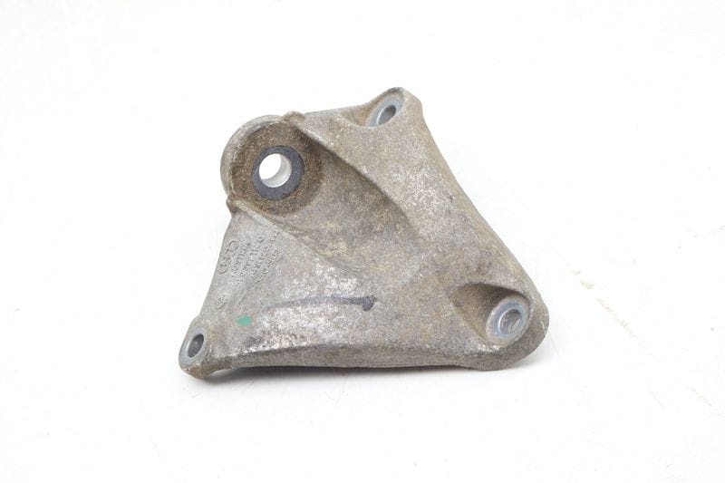 Transmission Mount Bracket 4E0399114Q — Used (SKU 681578)