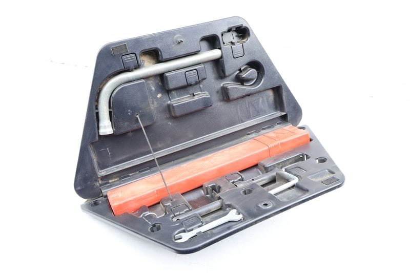Tool Kit 4E0012123D — Used (SKU 681316)