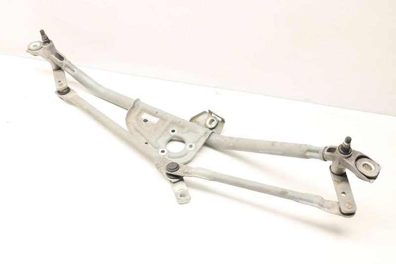 Windshield Wiper Transmission Bracket 4B1955023H — Used (SKU 416088)
