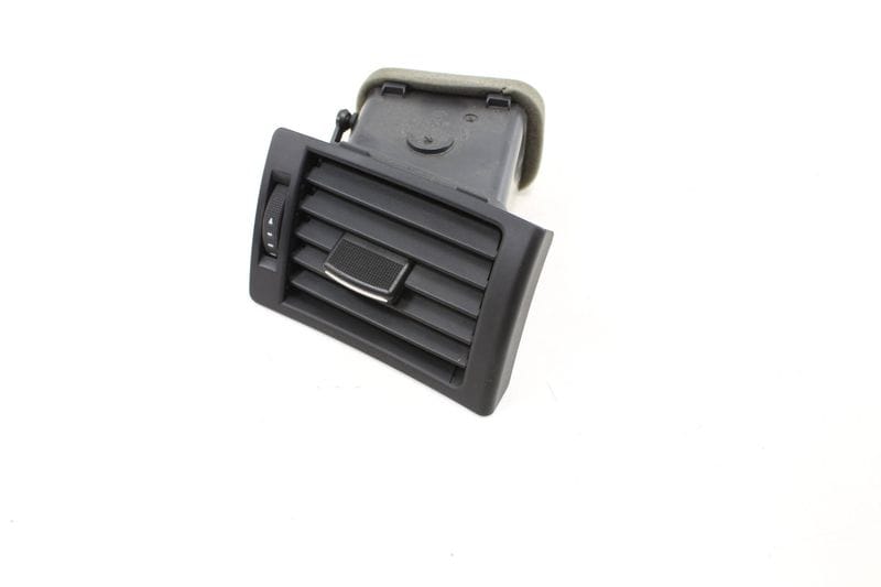 Dash Air Vent 8E0820902F — Used (SKU 133030)