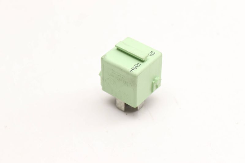 Relay 61368373700 — Used (SKU 596816)