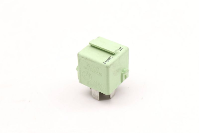 Relay 61368373700 — Used (SKU 596818)