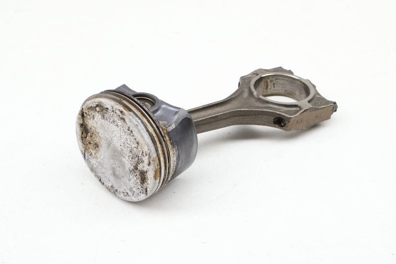 Piston / Connecting Rod 11257506222 — Used (SKU 632518)