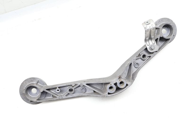 Differential Mount / Bracket 33326758163 — Used (SKU 632566)