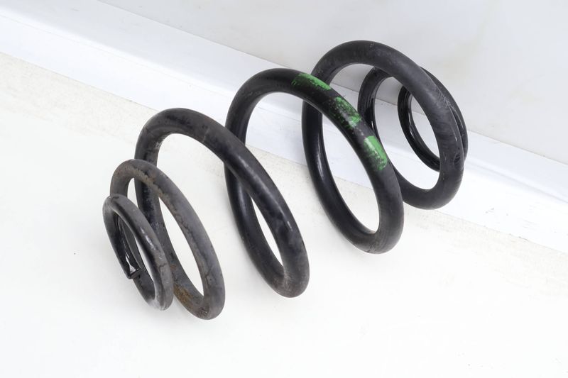 Coil Spring 33526760605 — Used (SKU 632592)