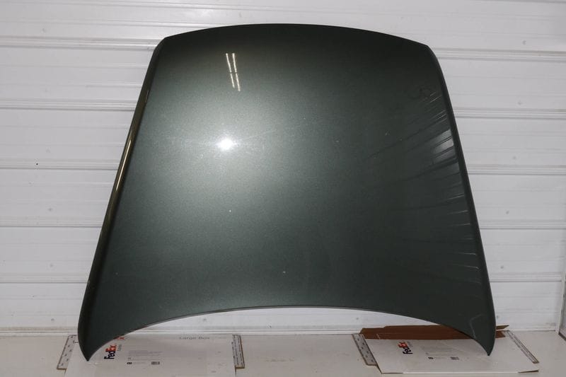 Hood 7L6823031D — Used (SKU 326449)