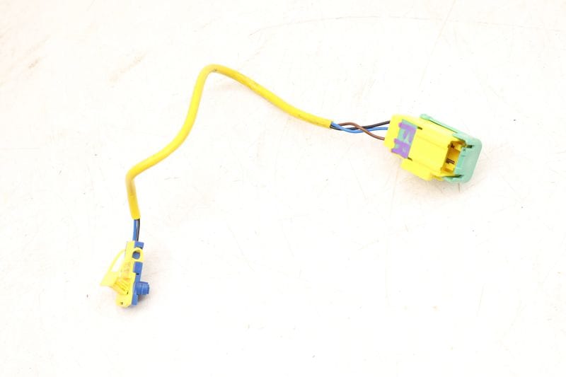 Seat Belt Airbag Wiring Harness Connector 7L0971757A — Used (SKU 530473)