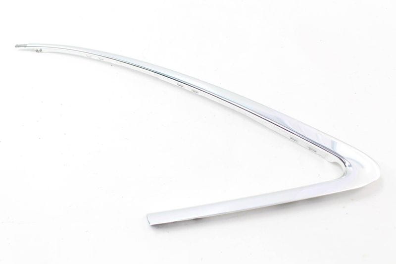 Quarter Window Glass Trim / Molding 8E5853345E — Used (SKU 204826)