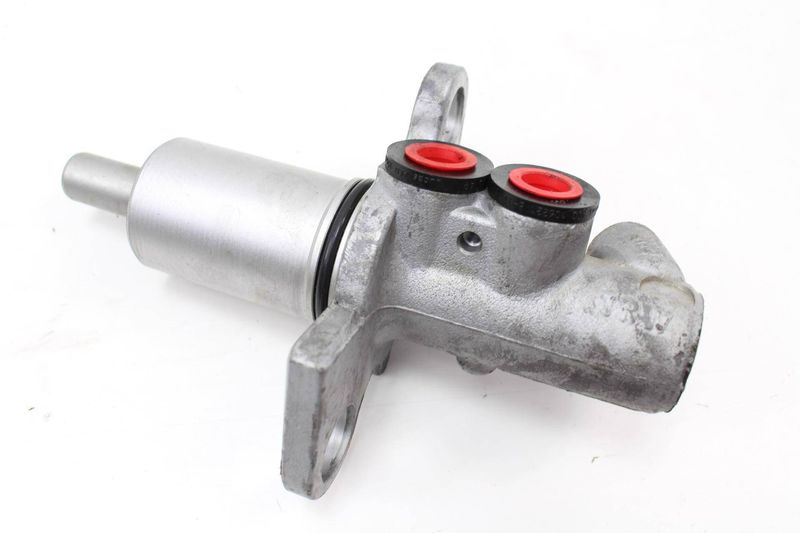 Brake Master Cylinder 4B3611021 — Used (SKU 491892)