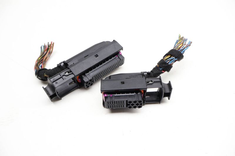 Air Suspension Leveling Module Wiring Harness Connector — Used (SKU 721319)