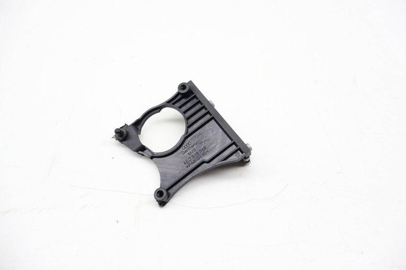 Center Dash Air Vent Retaining Bracket 4E0819549 — Used (SKU 721423)