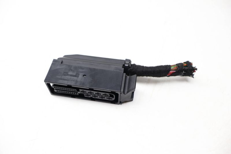 Emergency / Parking Brake Module Wiring Connector (30-PIN) 4E0973863A — Used (SKU 721313)