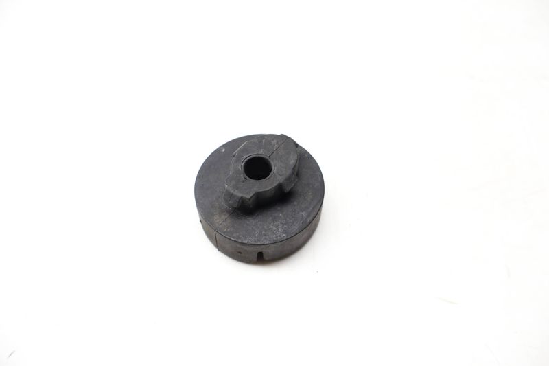 Lower Radiator Rubber Mount 4E0121275B — Used (SKU 721599)