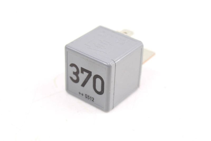 Multifunction Relay # 370 8D0951253 — Used (SKU 721775)
