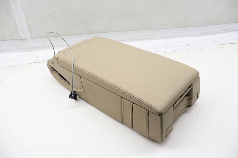 Center Armrest / Cup Holder 4E0885926F — Used (SKU 721163)