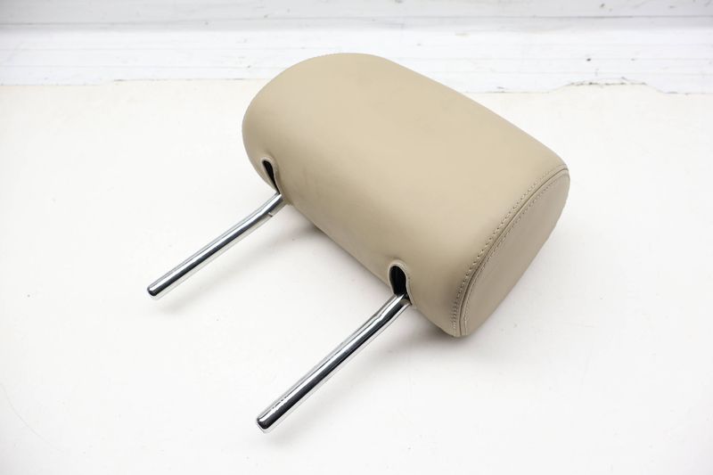 Headrest / Head Rest (LEATHER) 4E0885905 — Used (SKU 721155)